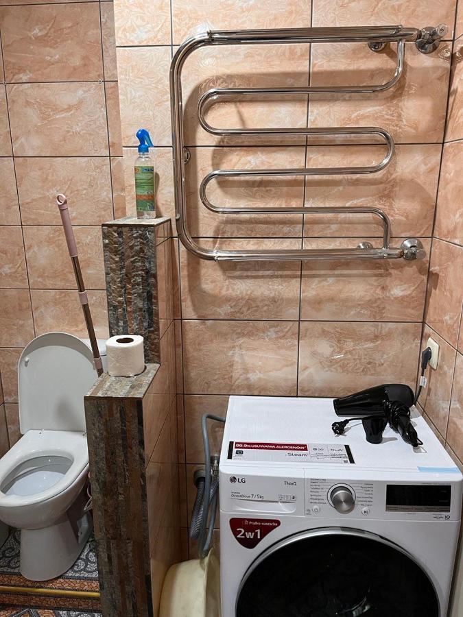 Happy Apartment On Kopernik 30 Lviv Bagian luar foto