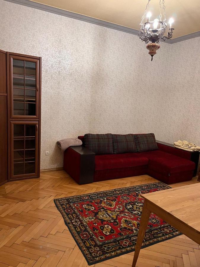 Happy Apartment On Kopernik 30 Lviv Bagian luar foto